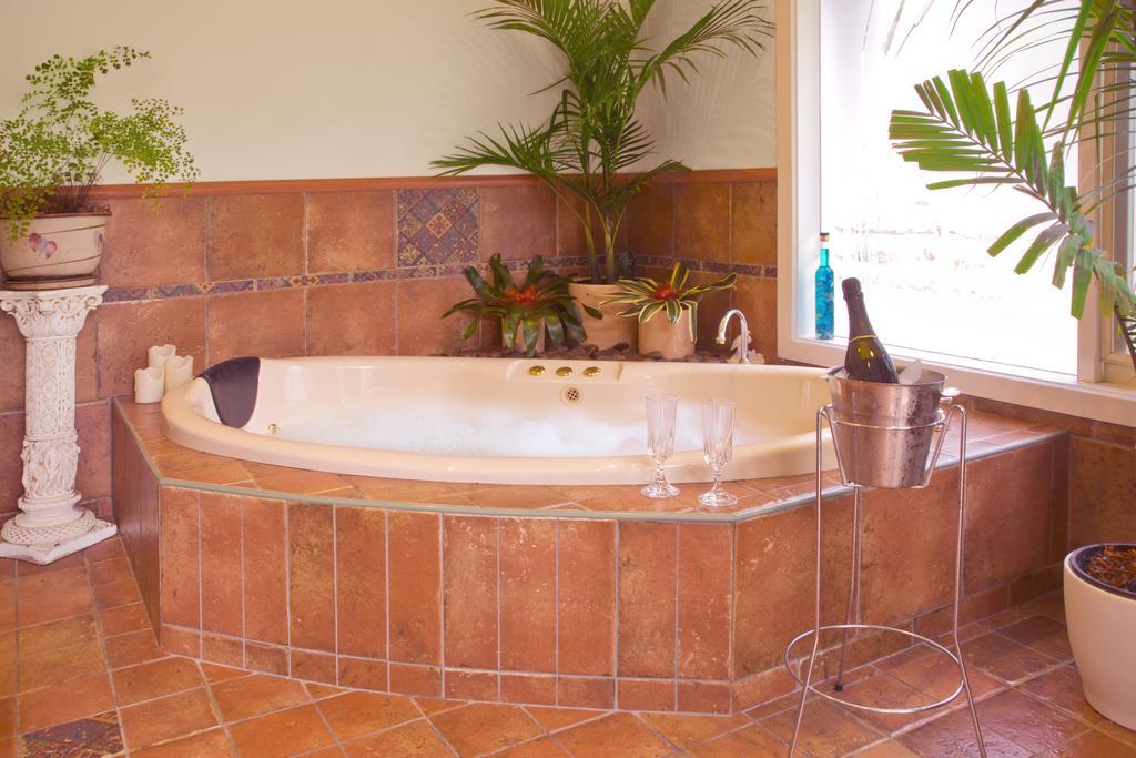 Lakeside Cottage Luxury B&B Mount Dandenong Værelse billede