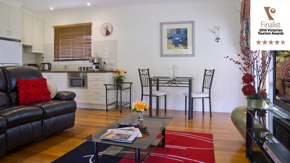Lakeside Cottage Luxury B&B Mount Dandenong Eksteriør billede