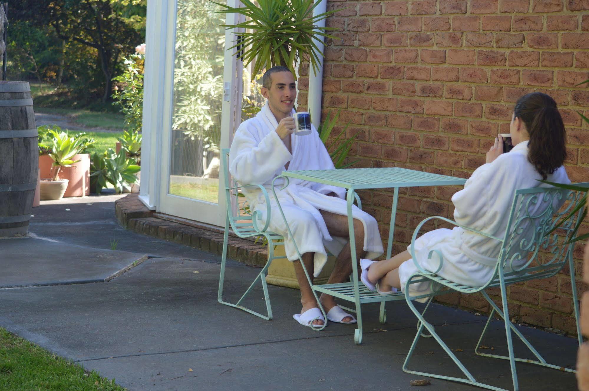 Lakeside Cottage Luxury B&B Mount Dandenong Eksteriør billede