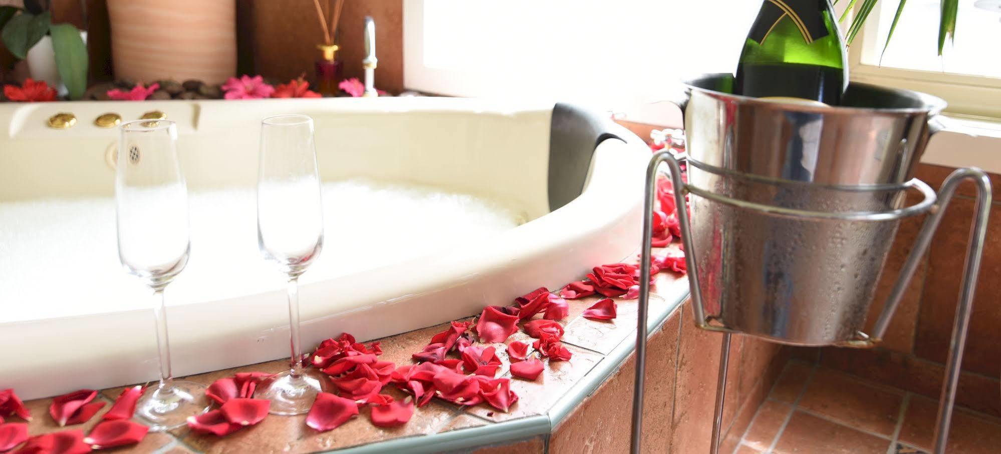 Lakeside Cottage Luxury B&B Mount Dandenong Eksteriør billede